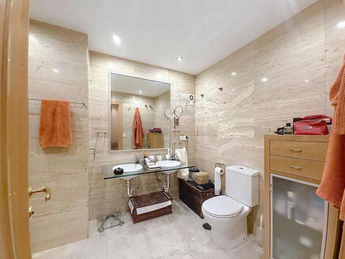 Image No.29-4 Bed Apartment for sale