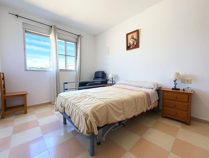 Image No.4-4 Bed Apartment for sale
