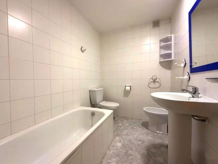Image No.17-4 Bed Apartment for sale