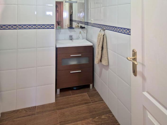 Image No.16-2 Bed Apartment for sale