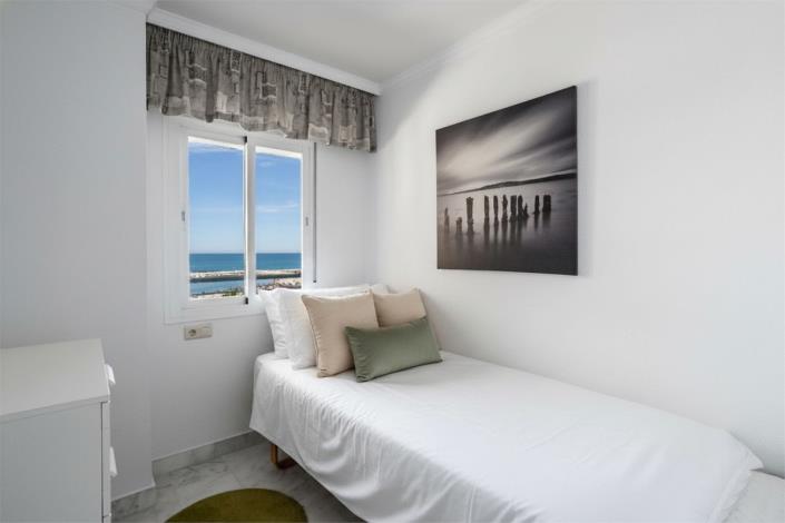 Image No.17-4 Bed Apartment for sale