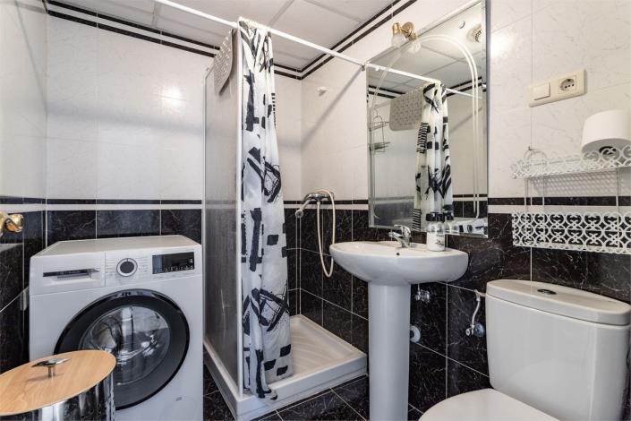 Image No.18-4 Bed Apartment for sale