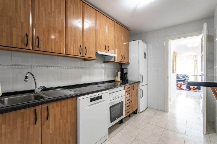 Image No.19-4 Bed Apartment for sale