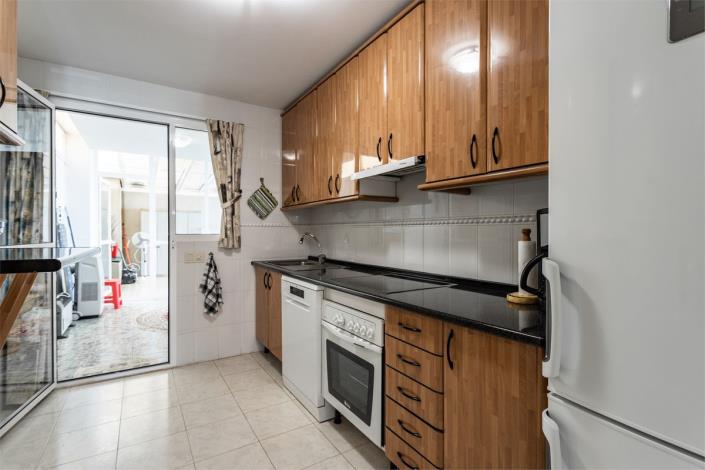 Image No.20-4 Bed Apartment for sale