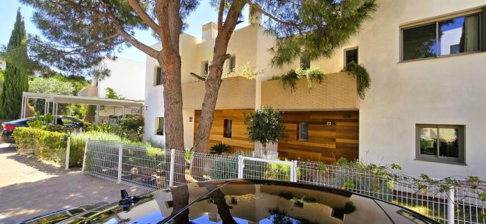 Image No.18-3 Bed Semi-Detached for sale