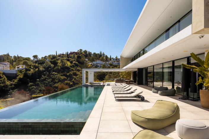 Image No.3-7 Bed Villa for sale