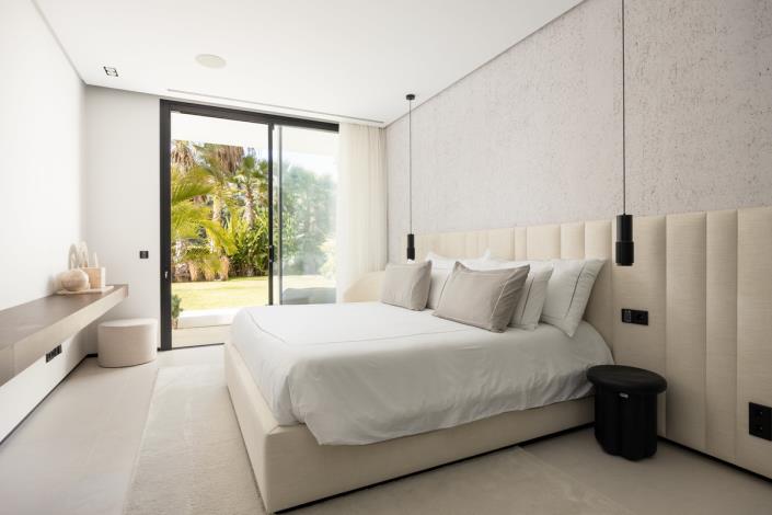 Image No.18-7 Bed Villa for sale