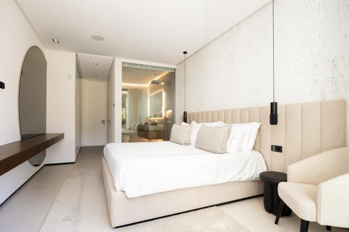 Image No.20-7 Bed Villa for sale