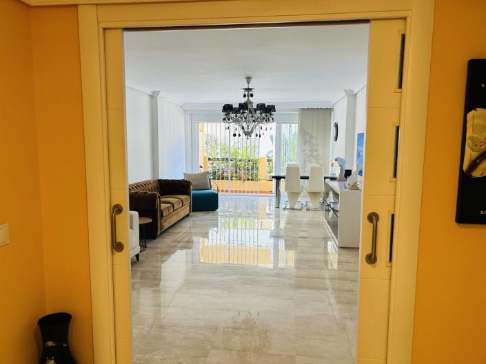 Image No.3-Appartement de 2 chambres à vendre à Elviria