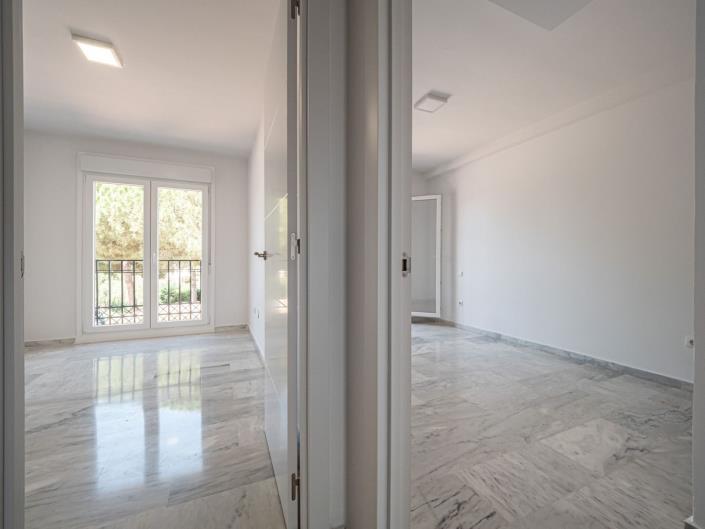 Image No.37-4 Bed Townhouse for sale