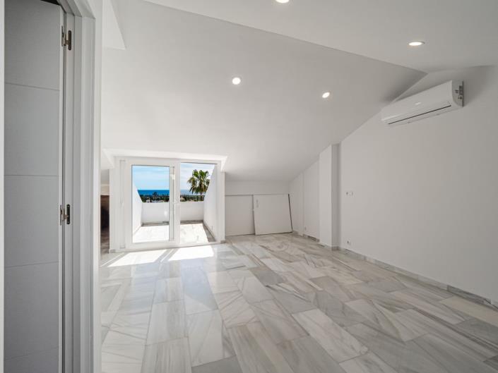 Image No.53-4 Bed Townhouse for sale