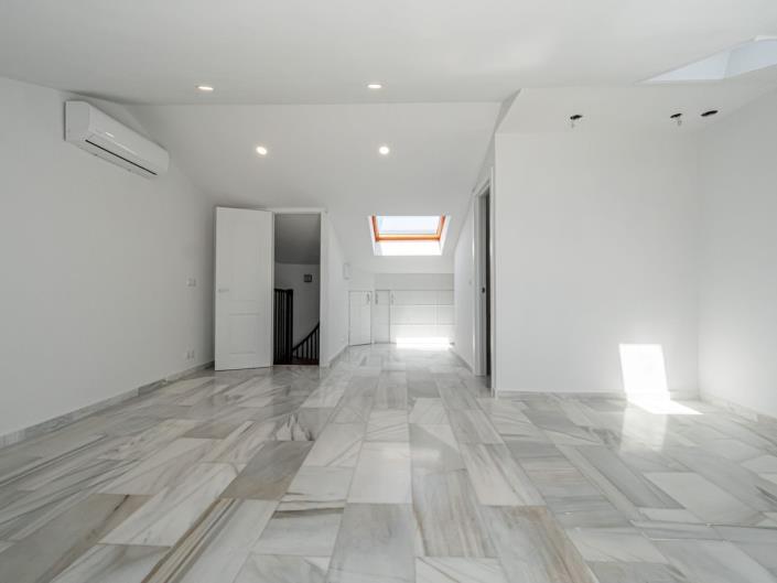 Image No.54-4 Bed Townhouse for sale