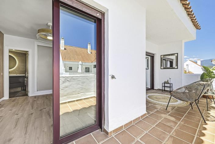 Image No.17-3 Bed Apartment for sale