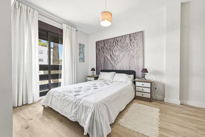 Image No.19-3 Bed Apartment for sale