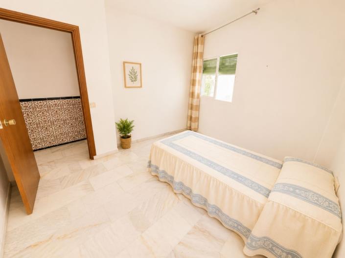 Image No.14-3 Bed Villa / Detached for sale