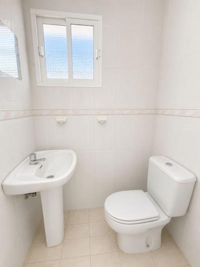 Image No.27-3 Bed Villa / Detached for sale
