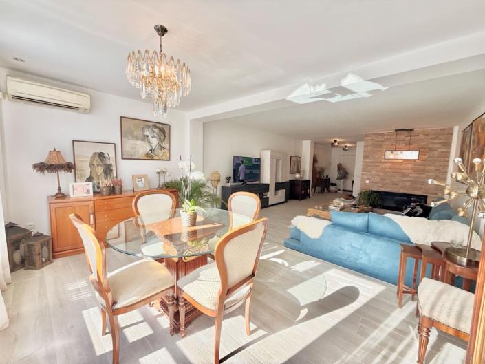 Image No.8-3 Bed Townhouse for sale