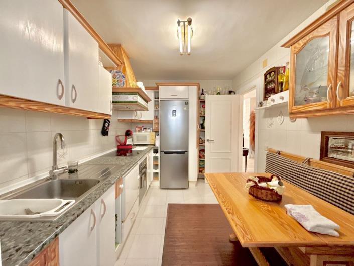 Image No.19-3 Bed Townhouse for sale