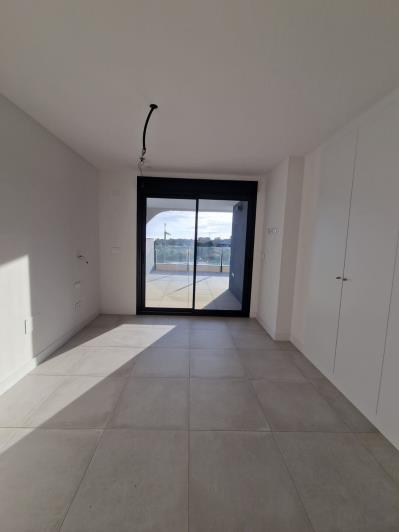 Image No.8-3 Bed Apartment for sale
