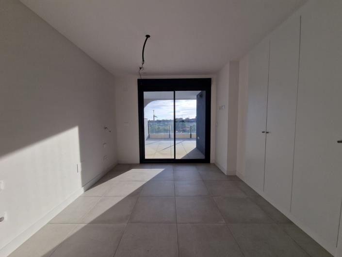 Image No.9-3 Bed Apartment for sale