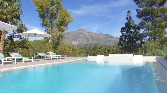 Image No.5-Villa de 5 chambres à vendre à Nueva Andalucia