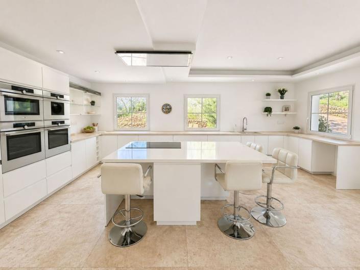 Image No.4-5 Bed Villa / Detached for sale