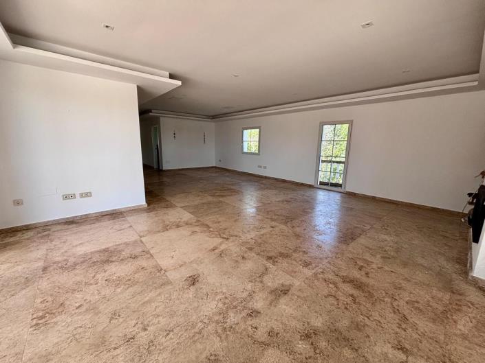 Image No.7-5 Bed Villa / Detached for sale