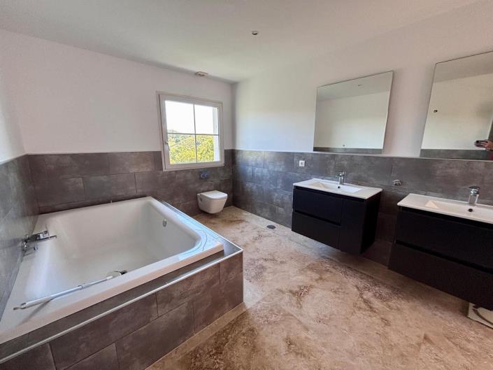 Image No.17-5 Bed Villa / Detached for sale