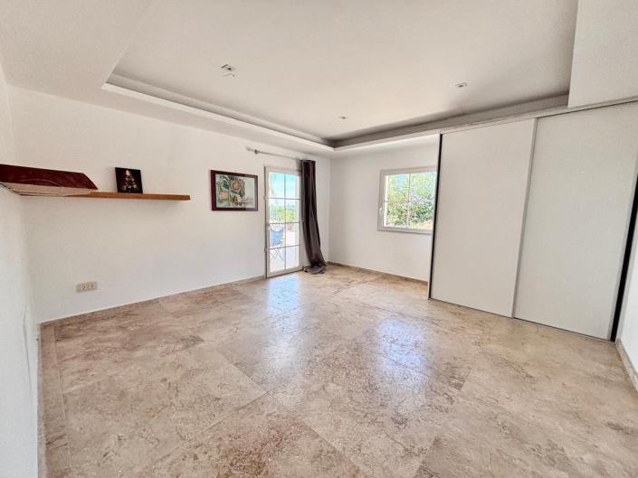 Image No.19-5 Bed Villa / Detached for sale