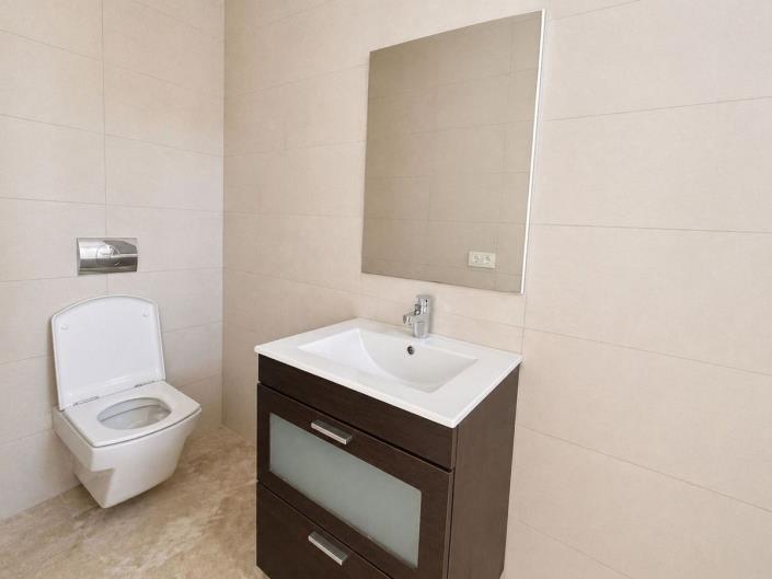 Image No.25-5 Bed Villa / Detached for sale
