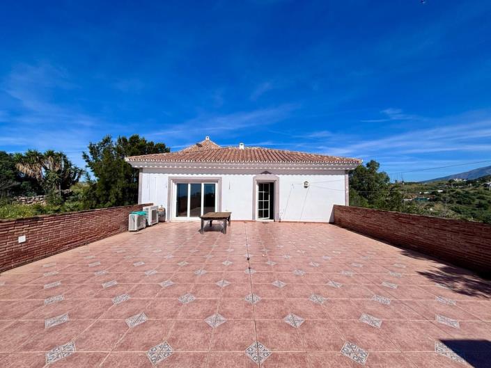 Image No.30-5 Bed Villa / Detached for sale