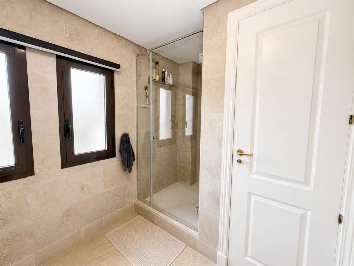 Image No.11-3 Bed Apartment for sale
