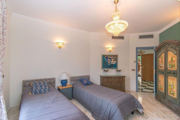 Image No.18-5 Bed Penthouse for sale