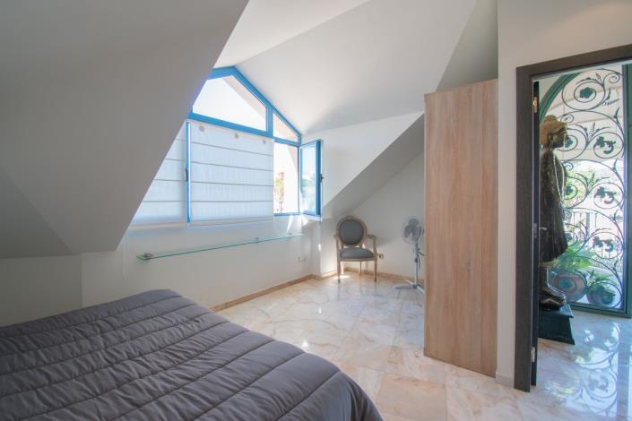 Image No.40-5 Bed Penthouse for sale