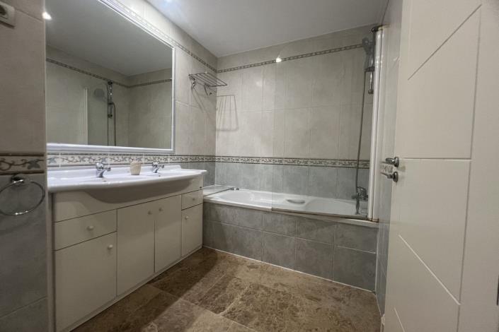 Image No.22-2 Bed Apartment for sale
