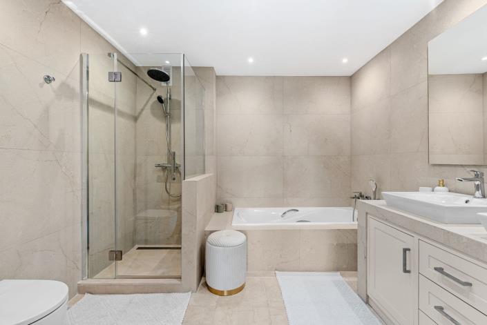 Image No.12-3 Bed Apartment for sale