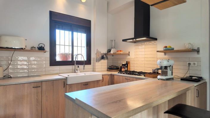 Image No.5-6 Bed Villa for sale
