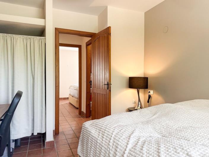Image No.24-3 Bed Apartment for sale