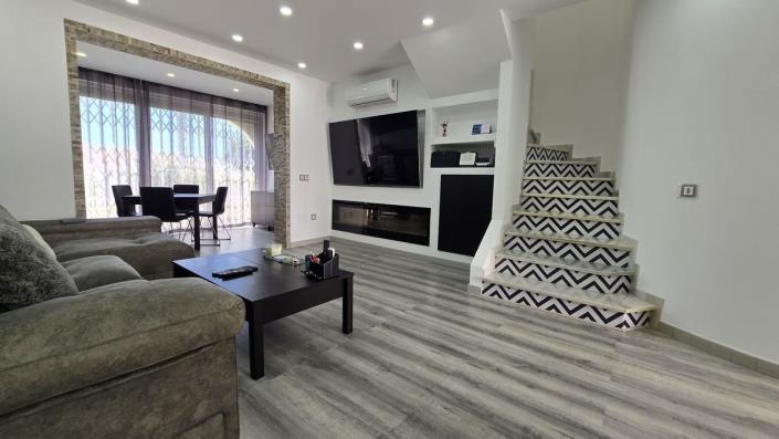 Image No.6-2 Bed Townhouse for sale