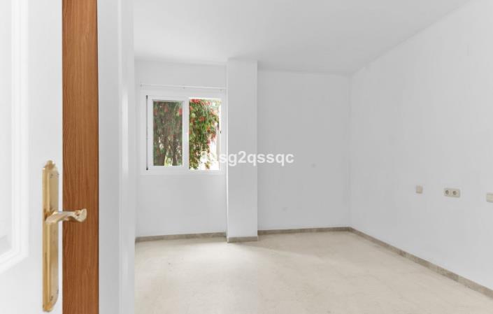Image No.15-3 Bed Apartment for sale
