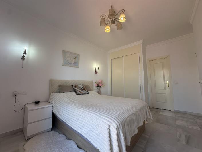 Image No.9-5 Bed House/Villa for sale