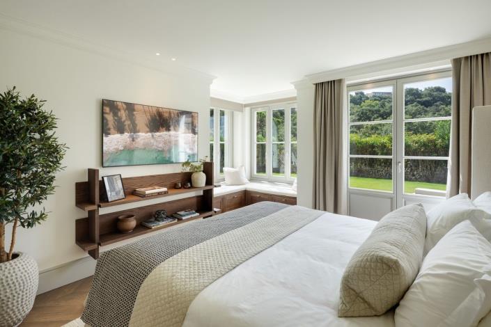 Image No.29-5 Bed Villa / Detached for sale