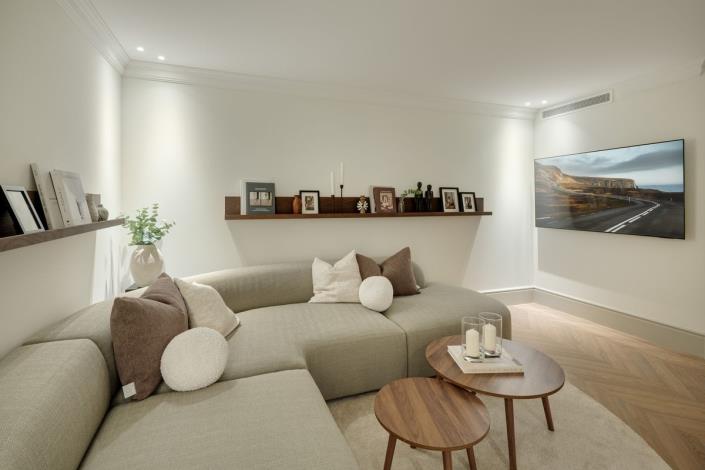 Image No.34-5 Bed Villa / Detached for sale
