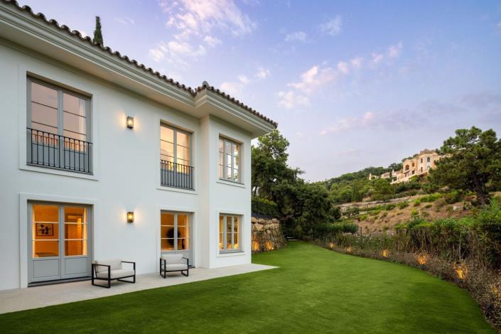 Image No.42-5 Bed Villa / Detached for sale