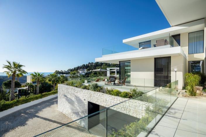 Image No.17-8 Bed Villa / Detached for sale