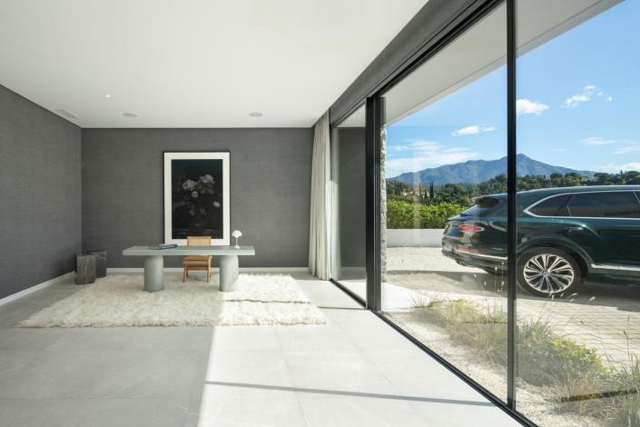 Image No.25-8 Bed Villa / Detached for sale