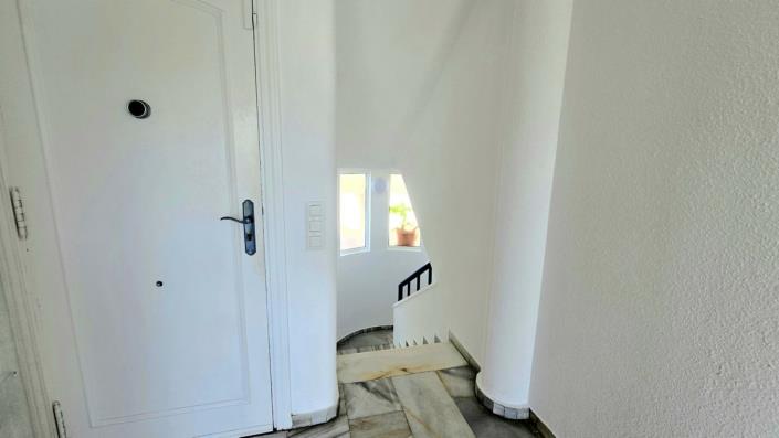 Image No.12-3 Bed Townhouse for sale