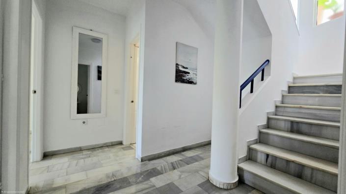 Image No.13-3 Bed Townhouse for sale