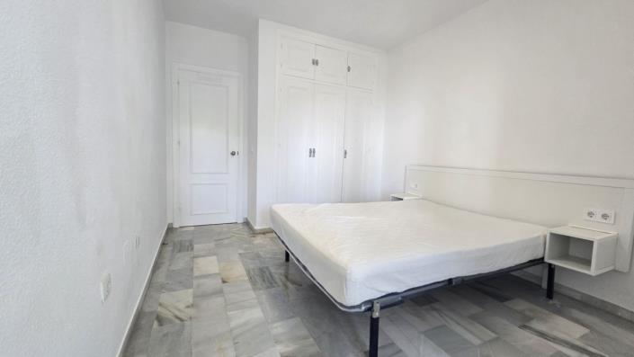 Image No.18-3 Bed Townhouse for sale