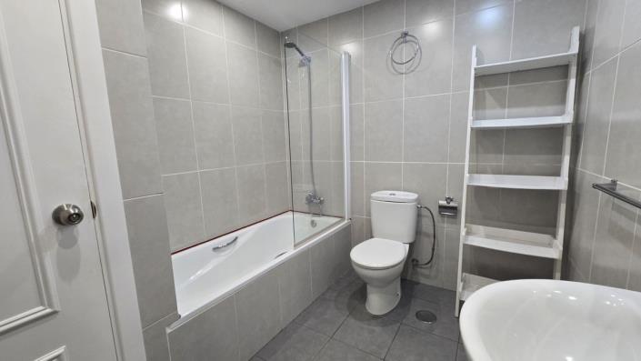 Image No.21-3 Bed Townhouse for sale